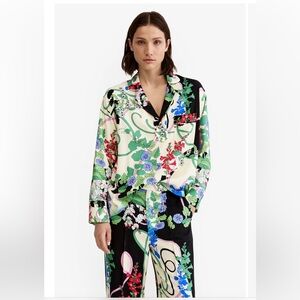Smythe Pyjama Style Button up Style Shirt Blouse Top in Blue Floral Pattern M